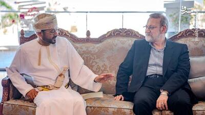  گفت‌وگوی لاریجانی با وزیر خارجه عمان+ عکس