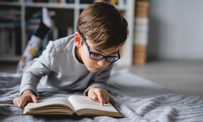  12 راهکار طلایی برای علاقه‌مند کردن کودکان به کتاب‌خواندن