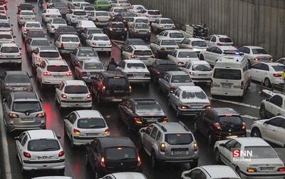  تردد در بزرگراه‌های همت و نواب سنگین است