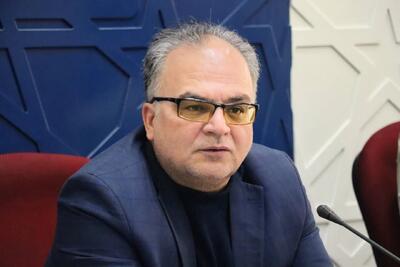  فرماندار سمنان خواستار برخورد قاطع با گران‌فروشی شد/عرضه کالا‌های اساسی ساماندهی شود