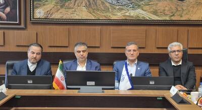  افتتاح خیابان سلامت و توسعه ناوگان اتوبوس‌های برقی در اراک
