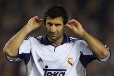  فیگو: در دوران من این طور بود که افراد در رختکن سیگار می‌کشیدند و بین دو نیمه الکل می‌نوشیدند!