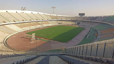  ویتنام ورزشگاه 130 هزار نفری می‌سازد، ما ورزشگاه 20 هزار روزه را با ماله و کمچه تعمیر می‌کنیم!