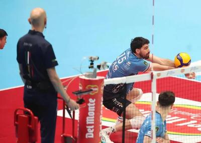  وقتی به زمین آمدم پاهایم از شدت هیجان می‌لرزید