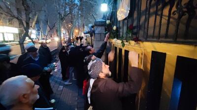  سفارت فلسطین گل‌باران شد/ تاکید فعالان حوزه مقاومت بر همبستگی با مظلومان عالم