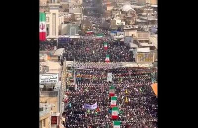  تصاویر هوایی‌ از جمعیت بی‌سابقه راهپیمایی قم