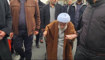  حضور آیت الله جنتی در راهپیمایی ۲۲ بهمن
