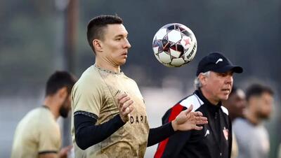  حاشیه تازه در پرسپولیس؛ خرید جدید تیم معترض شد / واکنش هواداران و فضای جنجالی در رسانه‌ها / چه تاثیری این اعتراض بر ترکیب و روحیه سرخ‌پوشان در بازی‌های پیش رو دارد