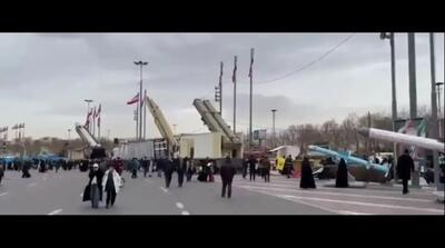  نمایش سامانه‌های موشکی ایران در مسیر راهپیمایی ۲۲ بهمن