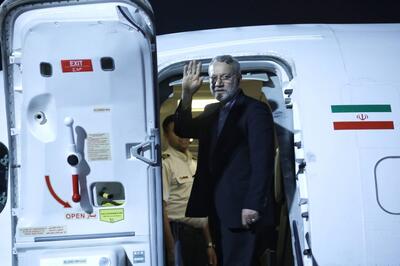  علی لاریجانی دوحه را به مقصد ایران ترک کرد