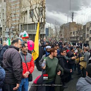  حضور چهره خبرسازی تلوزیون در راهپیمایی 22 بهمن