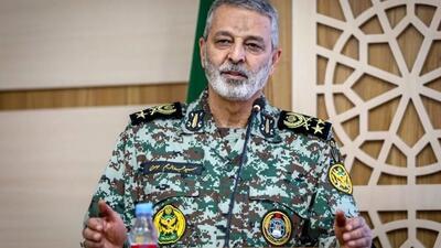  حضور سرلشکر موسوی در مراسم ۲۲ بهمن