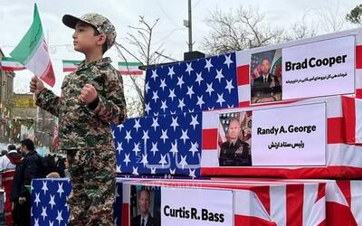  تابوت فرماندهان ارشد آمریکایی در راهپیمایی ۲۲ بهمن
