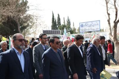  استاندار: حضور باشکوه مردم کرمان در راهپیمایی ۲۲ بهمن برگ زرین دیگری در تاریخ استان رقم زد