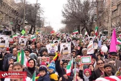  کرمانشاه ایستاد و غرید: مرگ بر آمریکا/ این خاکریز عشق و ایمان، هرگز تسلیم گستاخی استکبار نخواهد شد