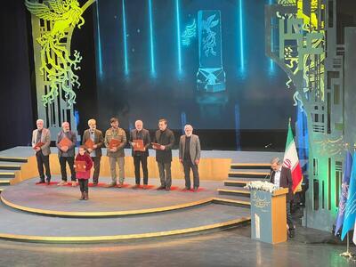  در یک اقدام غیر منتظره؛ رئیس جمهور به اختتامیه جشنواره فیلم فجر رفت