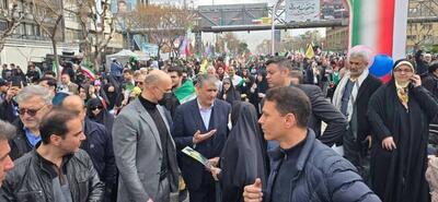  رییس سازمان انرژی اتمی ایران در راهپیمایی ۲۲ بهمن حضور یافت