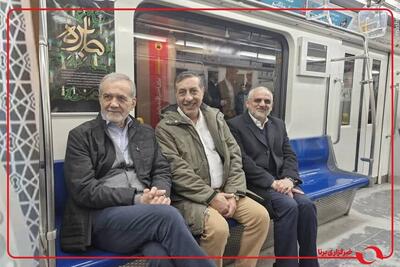 رئیس‌جمهور با مترو به محل راهپیمایی ۲۲ بهمن رفت