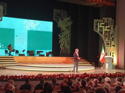  مراسم اختتامیه جشنواره فیلم فجر/ بهترین نقش مکمل زن: مارال فرجاد