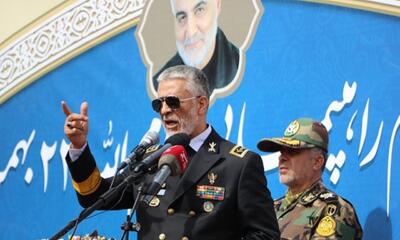  دریادار سیاری، معاون هماهنگ‌ کننده ارتش: دشمنان با استراتژی جدیدی موسوم به «جنگ ترکیبی» به مصاف ایران آمده‌اند/ پوزه هر متجاوزی به خاک مالیده خواهد شد