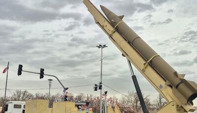  ببینید/ نمایش انواع موشک در میدان آزادی در مسیر راهپیمایی ۲۲ بهمن