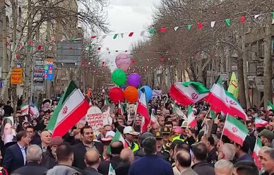  هم‌زمان با سراسر کشور، راهپیمایی ۲۲ بهمن در شهرهای مختلف استان لرستان آغاز شد