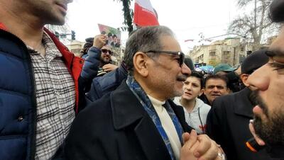  حضور شمخانی در راهپیمایی ۲۲ بهمن