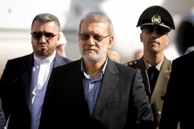  لاریجانی با استقبال مقامات عالی‌رتبه قطری وارد دوحه شد