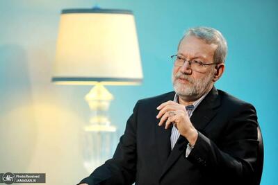  لاریجانی از قطر راهی مشهد شد + عکس