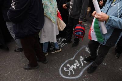  عکس/  ۴۷ سال زیر پای مردم