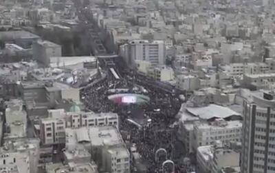  تصاویر هوایی از حضور مردم تهران در راهپیمایی ۲۲ بهمن