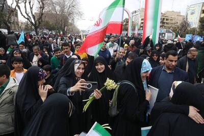  عکس/ حضور خانواده شهید سلیمانی در راهپیمایی ۲۲ بهمن