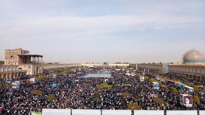  خروش نصف جهان در راهپیمایی ۲۲ بهمن میدان نقش جهان