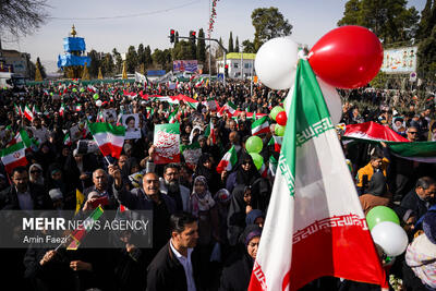  حضور باشکوه زنجانی ها در حماسه راهپیمایی ۲۲ بهمن