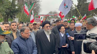  همگام با ملت؛ مسئولان در صف اول حمایت از انقلاب
