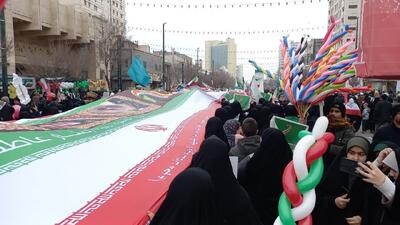  حماسه میلیونی ۲۲ بهمن در جوار بارگاه منور امام رضا(ع)؛مشهد