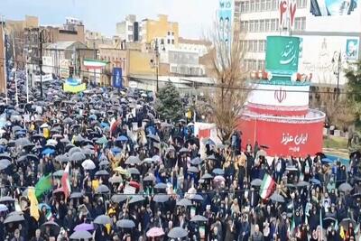  حماسه آفرینی مردم مرزدار ارومیه در راهیپمایی ۲۲ بهمن