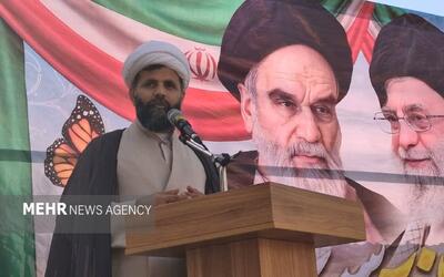 امام جمعه آبدان: مردم عزم و اراده خود را به جهانیان نشان دادند