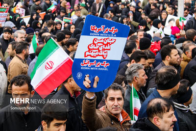  یاران حاج قاسم به میدان آمدند؛ طنین فریاد انقلاب در خیابان‌های کرمان
