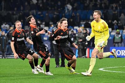  پیروزی شاگردان فابرگاس مقابل ناپولی/ صعود تاریخی به نیمه نهایی - پارس فوتبال