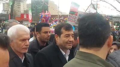  ویدئو: حضور وزیر ورزش و جوانان در راهپیمایی 22 بهمن - پارس فوتبال