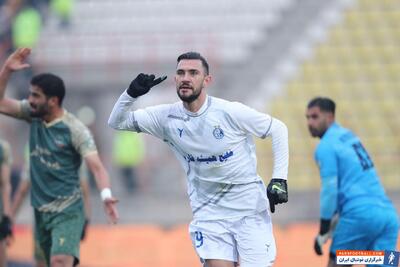  محمدرضا آزادی مهاجمی که لایق پوشیدن شماره 7 استقلال نیست