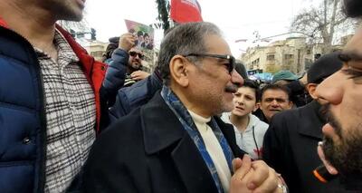  حضور علی شمخانی در راهپیمایی ۲۲ بهمن ۱۴۰۴ + تصویر ماندگار