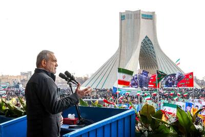  پزشکیان: دنیا ببیند که مردم ایران برای اطاعت از رهبری نظام به صحنه آمده‌اند