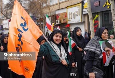  بانوان و دختران مشهدی با حضور در راهپیمایی ۲۲ بهمن، پای انقلاب ایستادند