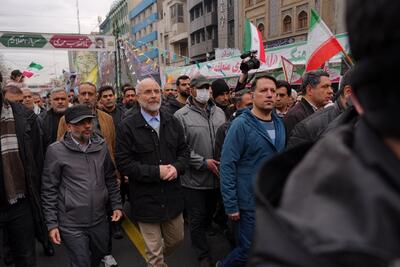  حضور رئیس مجلس در راهپیمایی باشکوه یوم‌الله ۲۲ بهمن