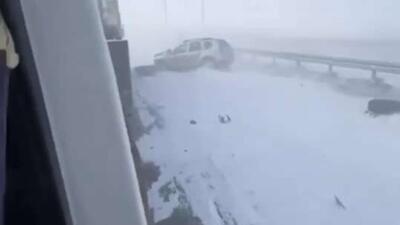 کولاک شدید برف و تصادف هم زمان حدود ده خودرو در یکی از جاده های قزاقستان