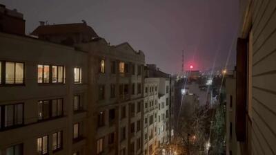  نور افشانی در تهران به مناسبت سالگرد انقلاب اسلامی ایران