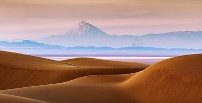  عکس: نمایی تازه از قله دماوند از کویر مرنجاب کاشان