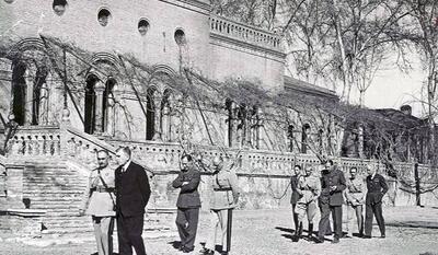  امرای ارتش ایران در کنار فرمانده‌سپاه متفقین در تهران